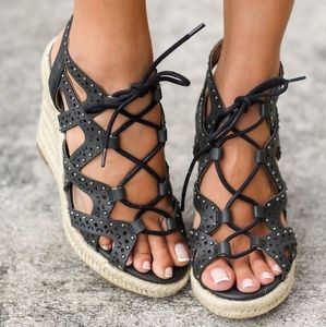 Not Rated Big Pine Black Wedge Sandals